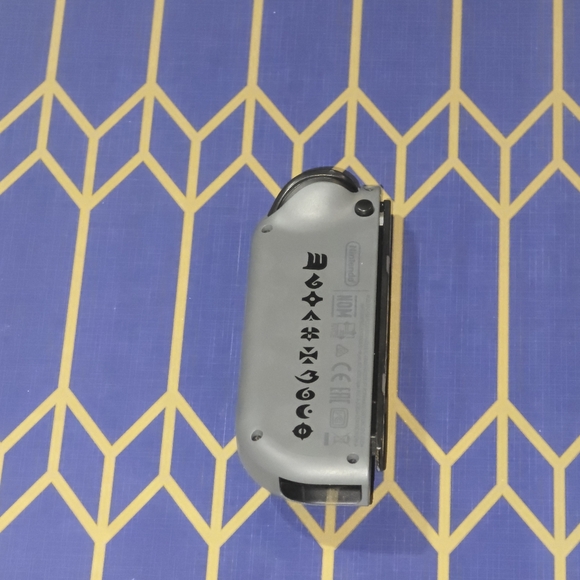 Nintendo Switch Right Joycon Monster Hunter Rise - Excellent Condition - Picture 2 of 13